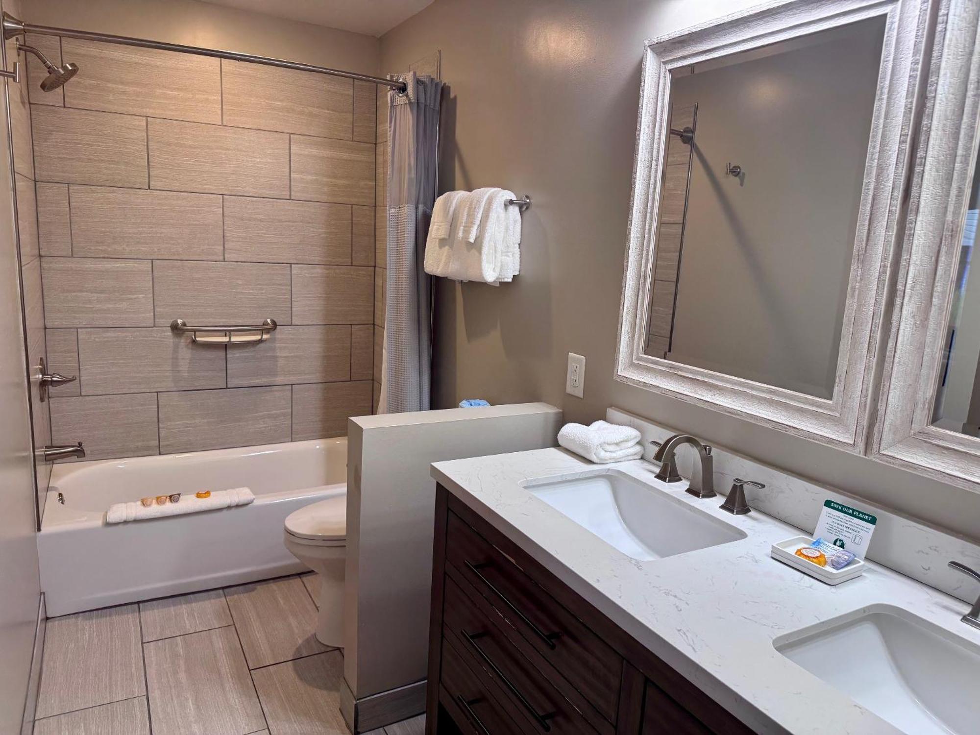 Hershey Farm Hotel 2*