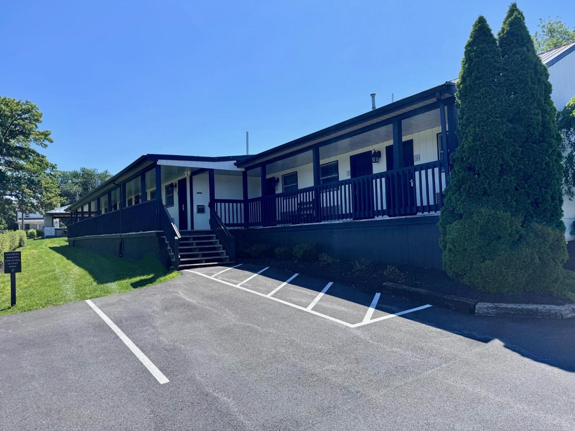 Hershey Farm Hotel